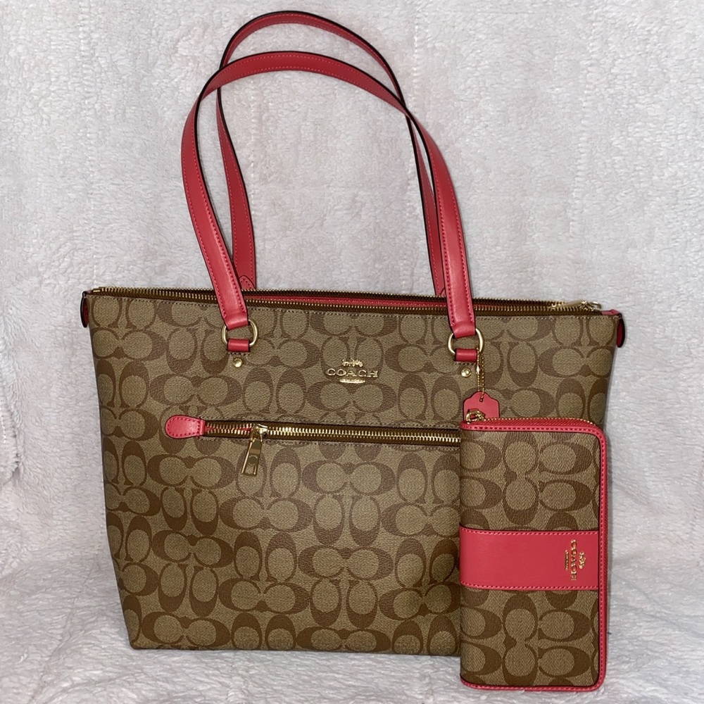 COACH signature gallery tote bag wristlet wallet